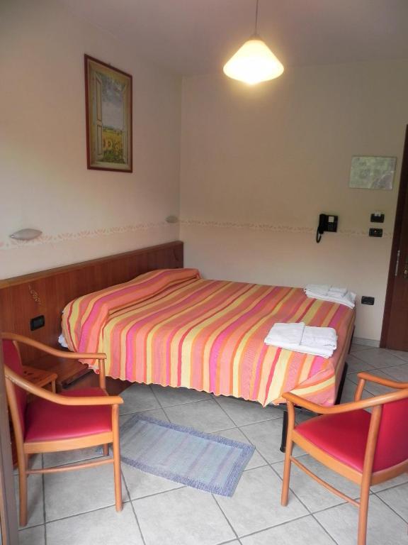 Hotel Ristorante Belsito Borgo San Dalmazzo Zimmer foto
