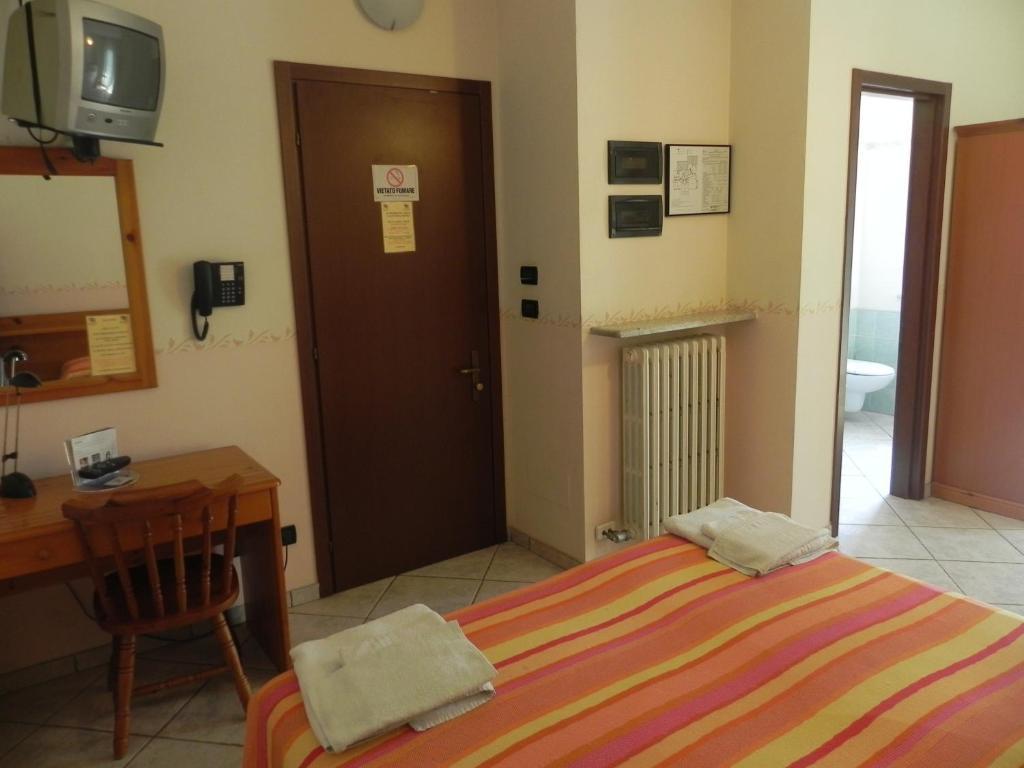 Hotel Ristorante Belsito Borgo San Dalmazzo Zimmer foto